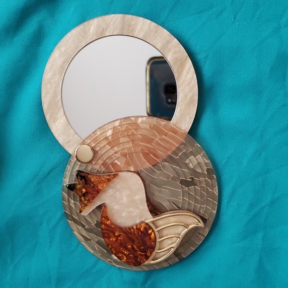 Erstwilder La Formidable Fauve Mirror Compact. NIB. Fox Mirror. - Picture 7 of 13